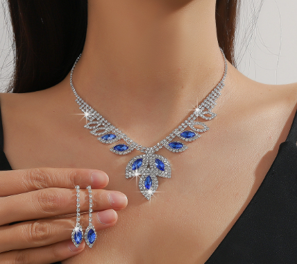 Bridal Jewelry Set Image 3