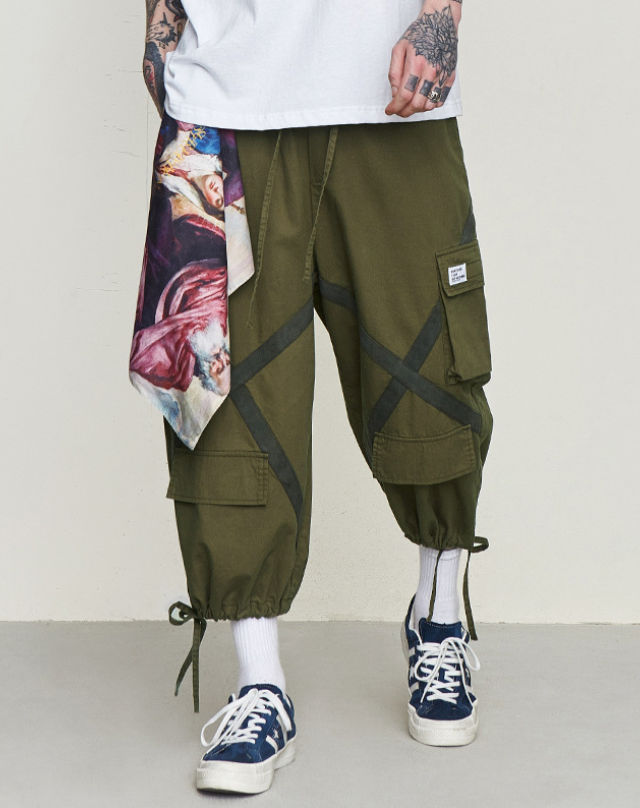 Hip-Hop Multi-Pocket Cargo Pants in Action