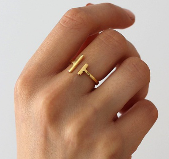 Elegant Ring Display