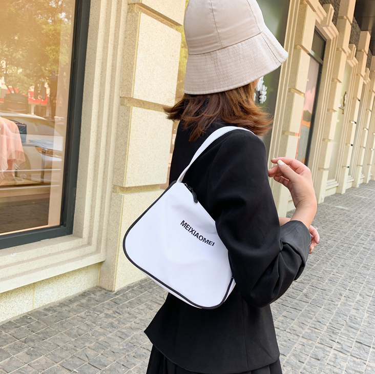 Trendy Shoulder Bag - Image 6