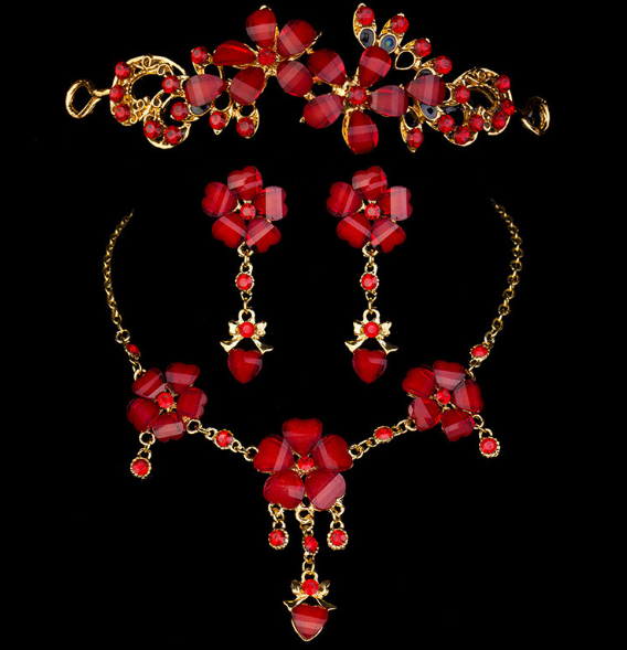 Bridal Accessories Set Image 1