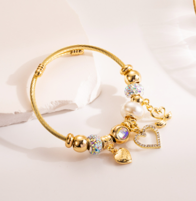 Women's Heart-shaped Pendant Bracelet