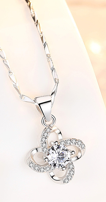 Four-Leaf Clover Necklace Image 2