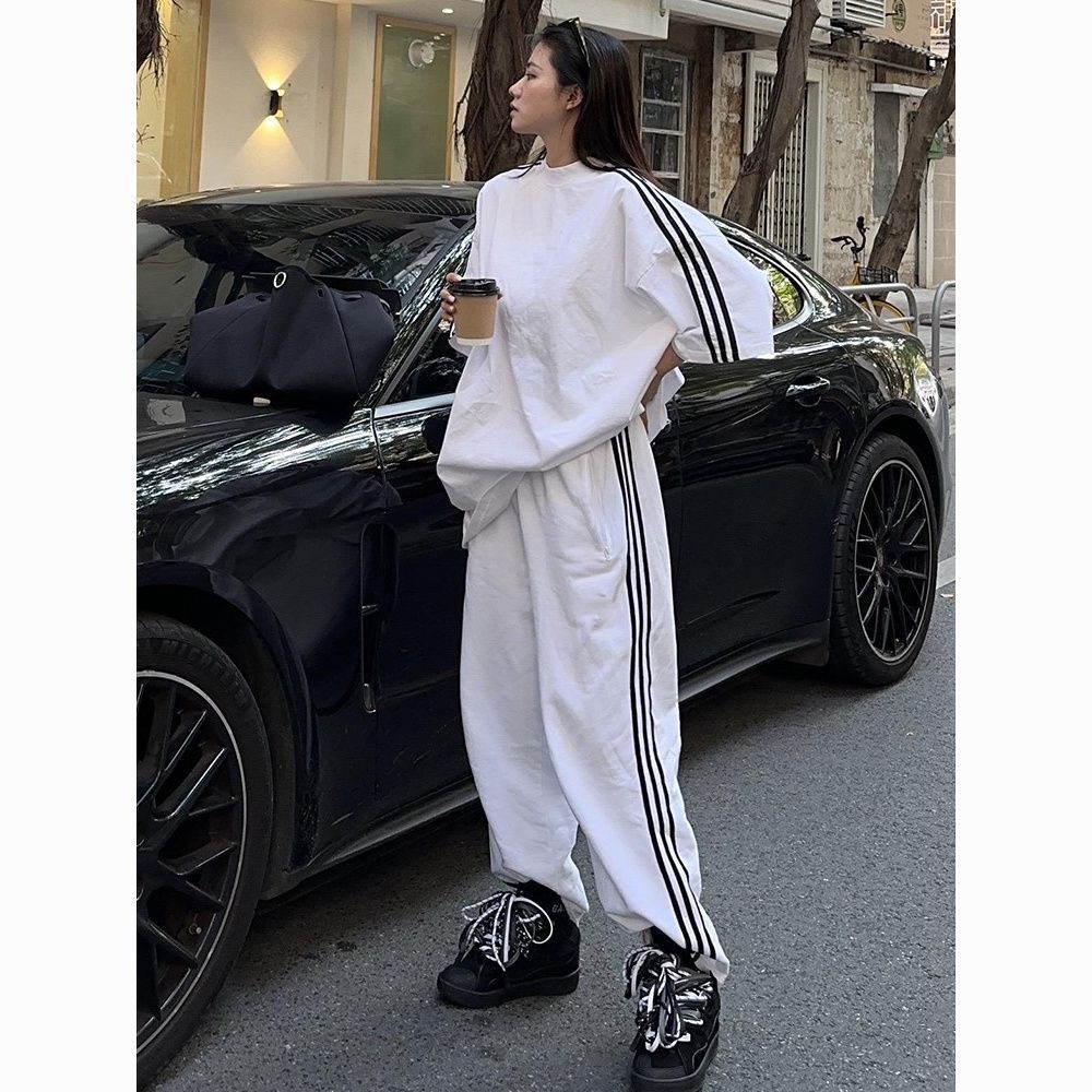 Casual Sports Set Image 2