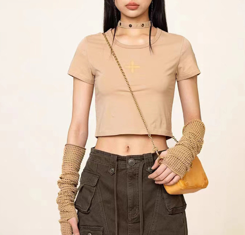 Embroidered Short Sleeve Top - Style Image 4