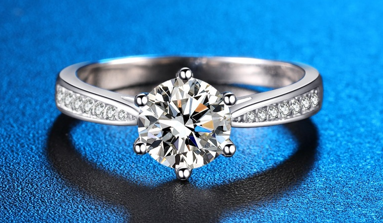 S925 Silver Ring with Moissanite
