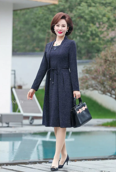 Elegant Mother Dress Image 3