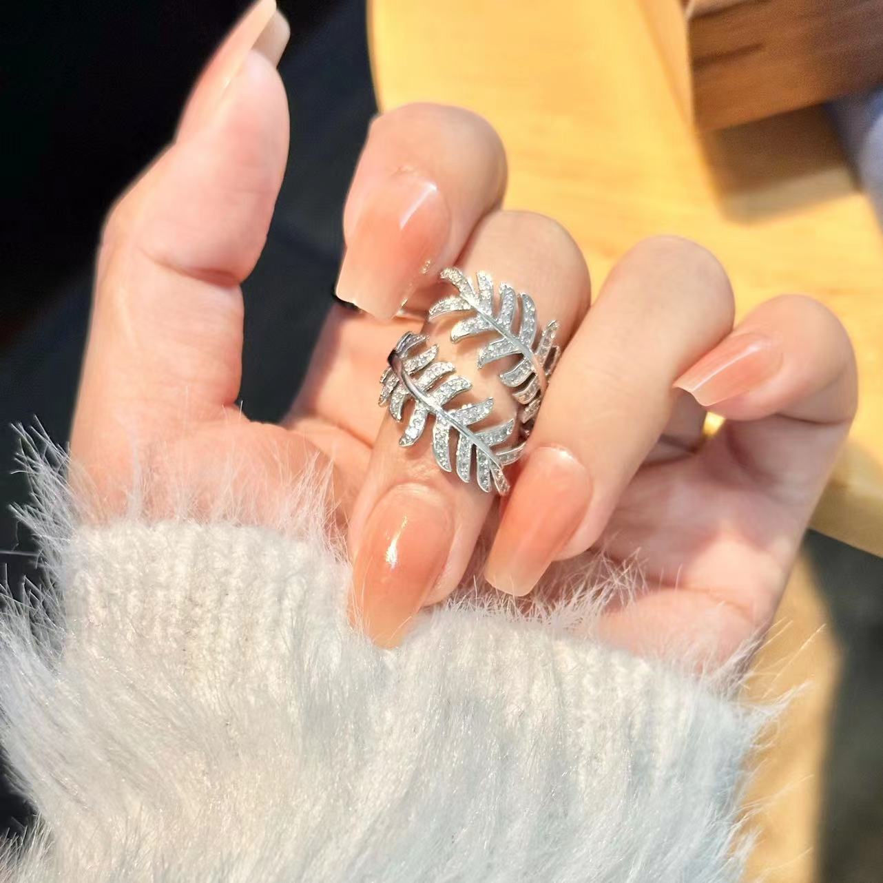 Luxury Hollow Mimosa Ring Image 1