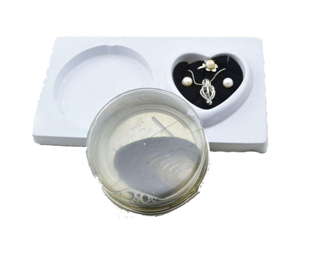 Christmas Pearl Pendant 1
