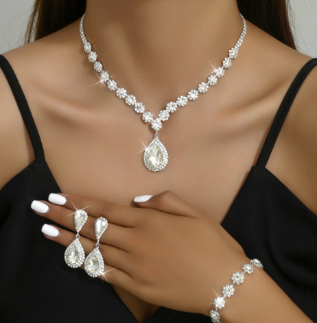 Jewelry Set Image 1