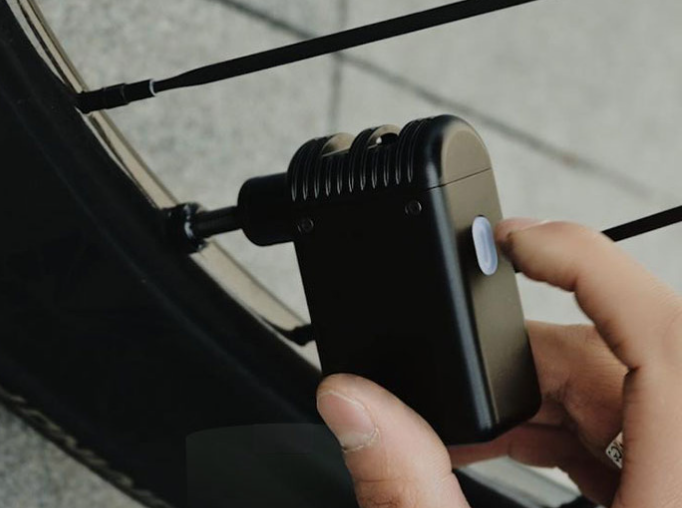 Rrskit-bomb of electric pump for bicycles, recoilable compressor, inflator of nematics, 100psi/inflator portable electric pump inflatable treasure for bicycles and mountain bikes (one piece)