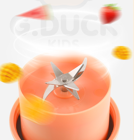 Portable Juicer Cup in use