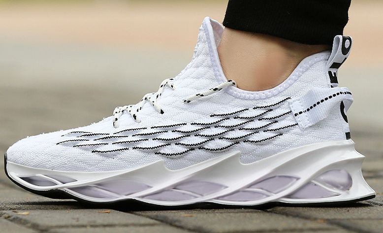 Sports Shoe Image 5