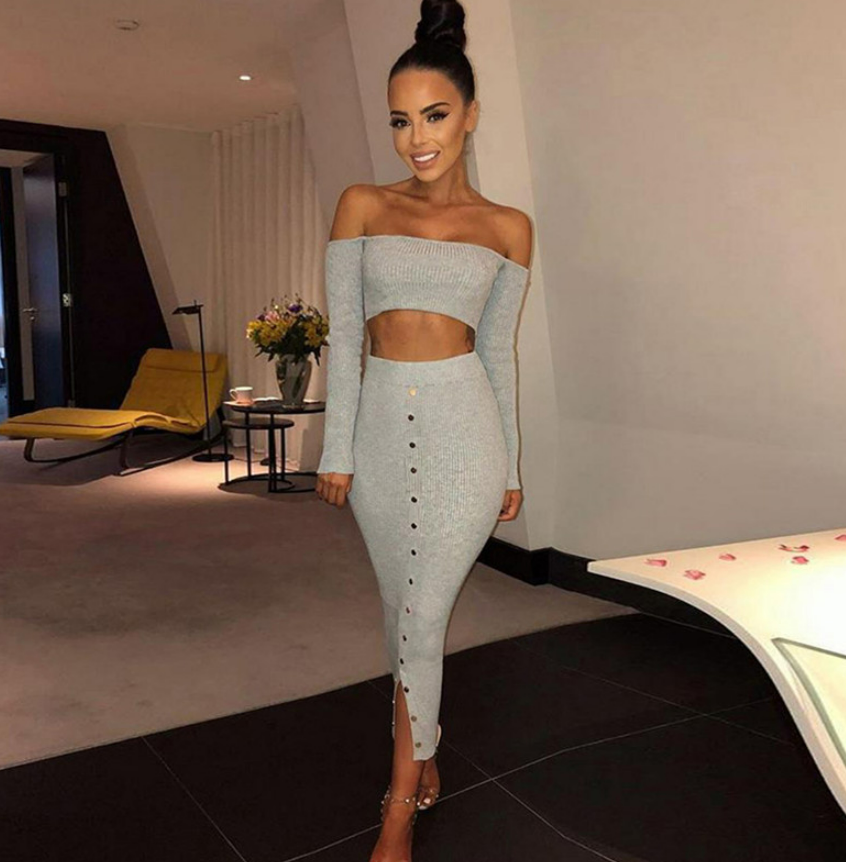 Different color options for the outfit