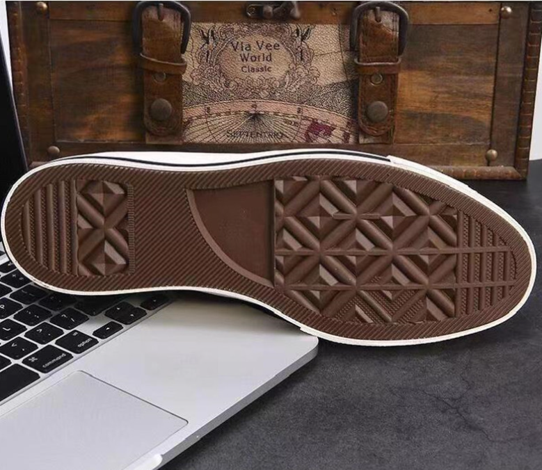 Canvas Shoes Image 3