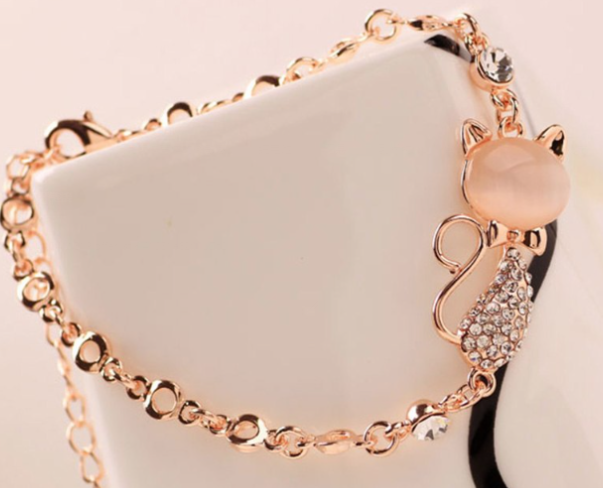 Cat Charm Bracelet Image 1