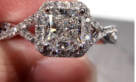 Princess Square Diamond Ring Image 1