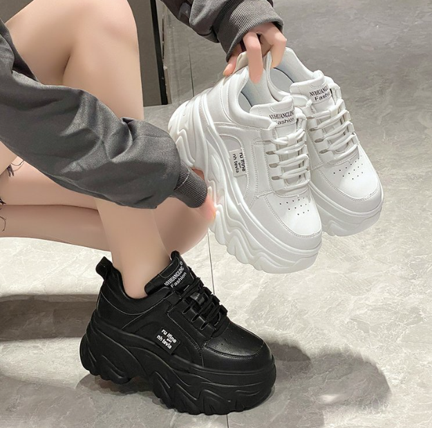Casual Women's Sneakers Image 4
