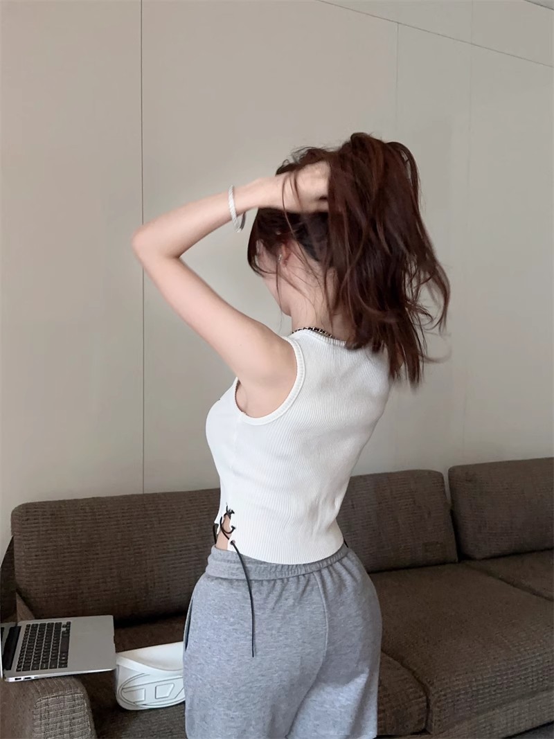 Special Print Metal Buckle Strap Vest 1
