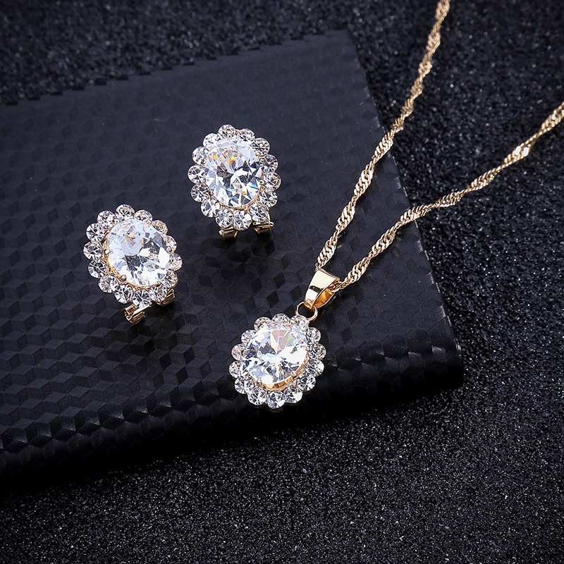 Collier Serti de Gemmes