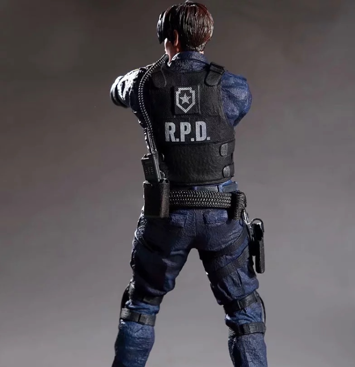 Resident Evil Leon Scott Kennedy Figure 1