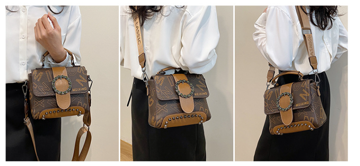 Fashionable Small Square Bag