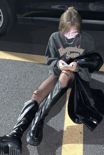 Fashionable American Retro Sweater 4