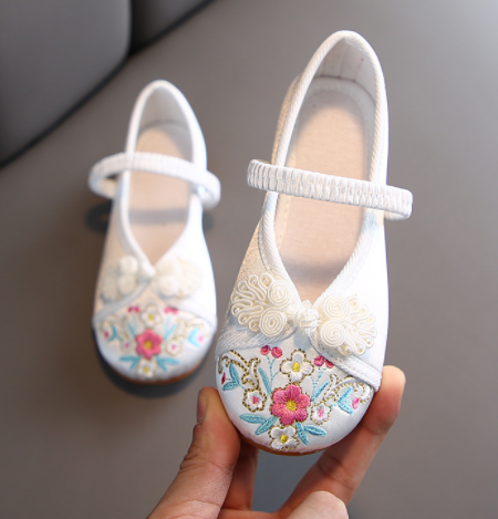 Traditional Beijing Cloth Shoes 1