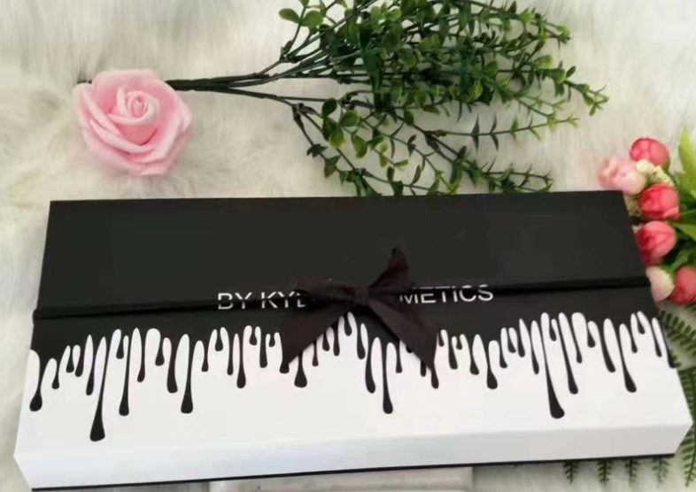Lip Gloss Application