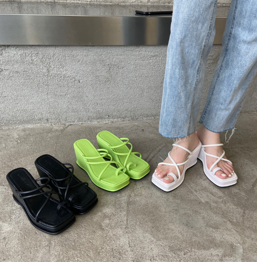 Fashionable Slippers 3