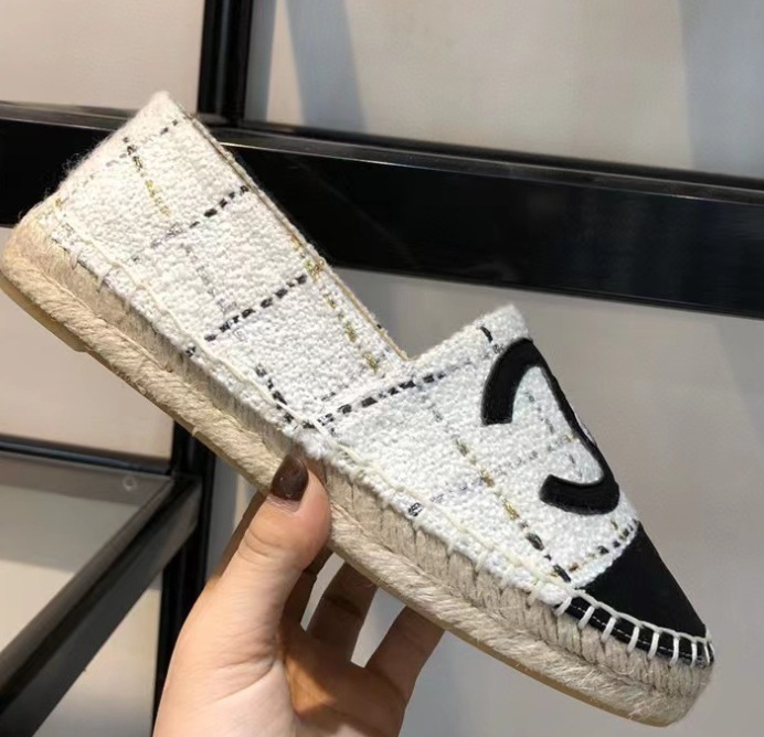 Color-Block Rope Edge Flat Shoes Image 4