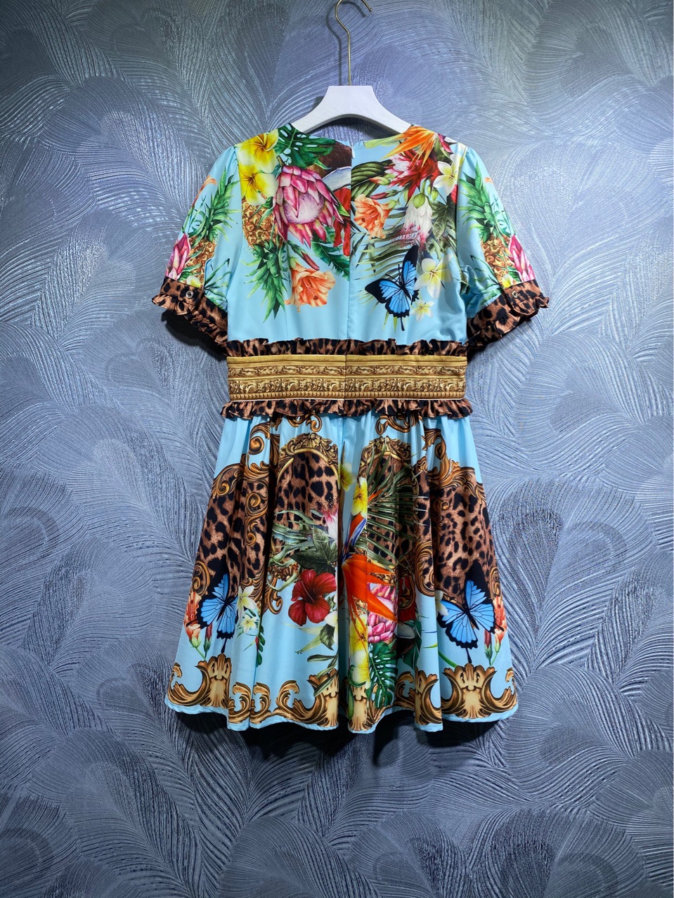 Printed Small Waist Slim V-neck Dress Image 4