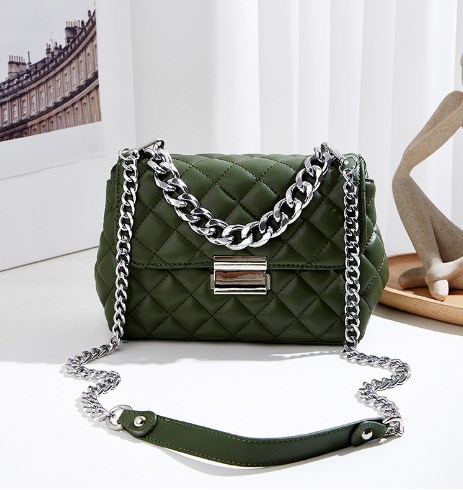 Quilted Chain Bag - Image 2