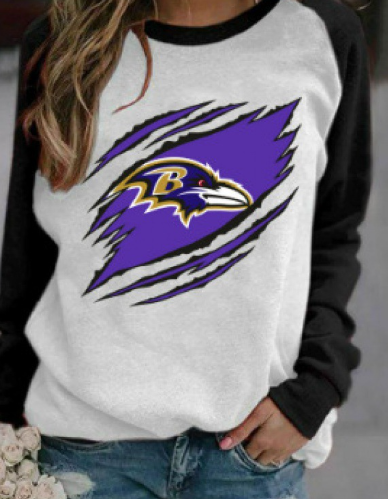 Christmas Women's Round Neck Sweater 1