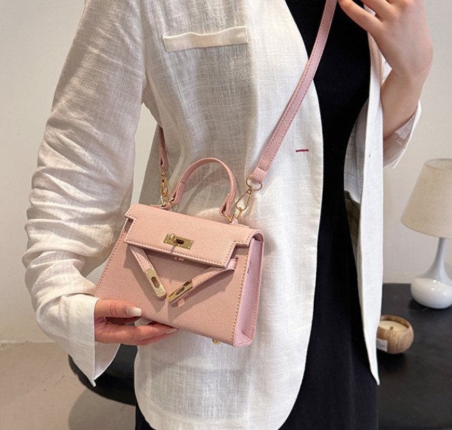Chic Kelly Bag - Side View