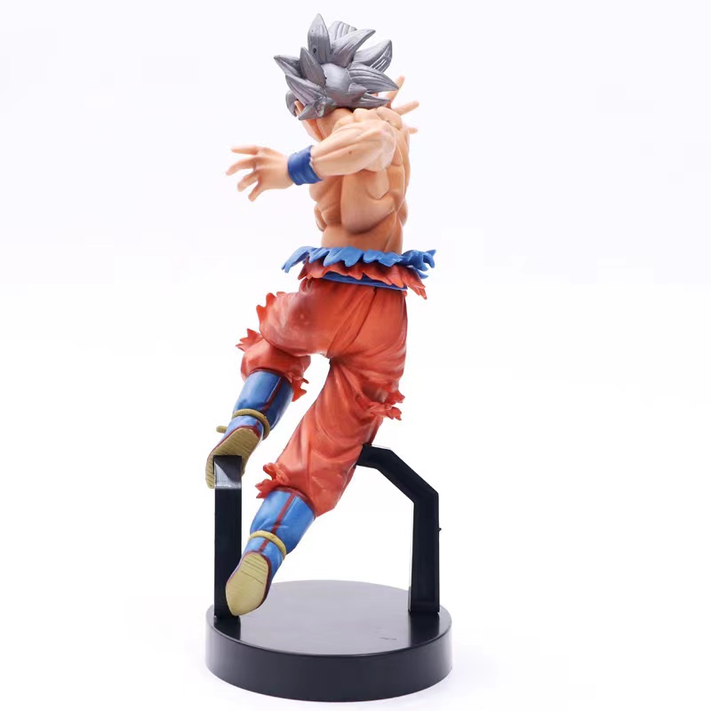 Goku Figure 4