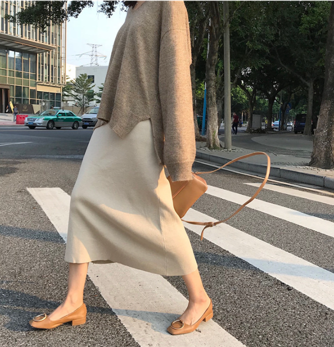 Mid-length Skirt Image 2