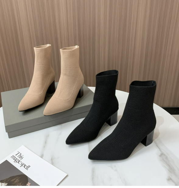Women's Short Boots Image 3