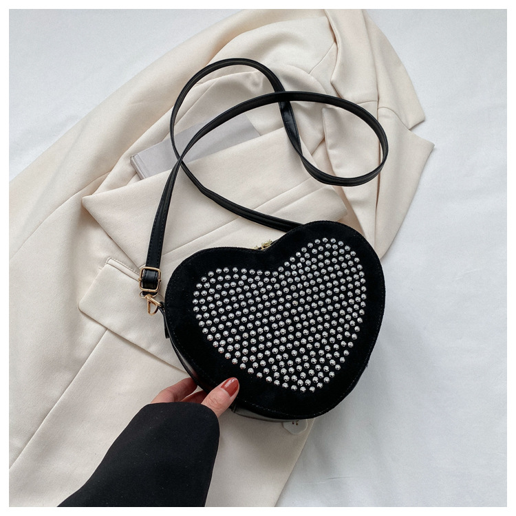 Heart-Shaped Shoulder Bag Image 2