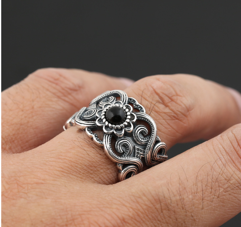 Silver Vintage Flower Facto Ring Image 2