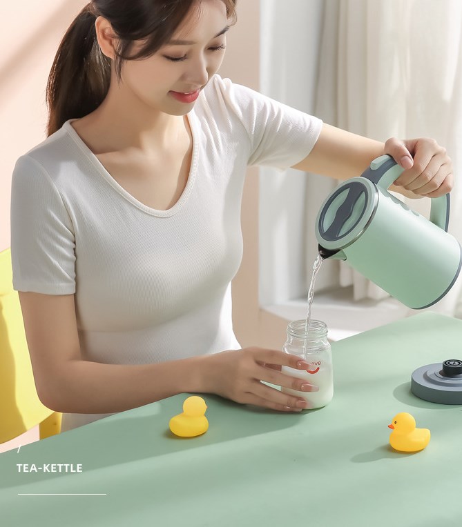 Electric Kettle in Use
