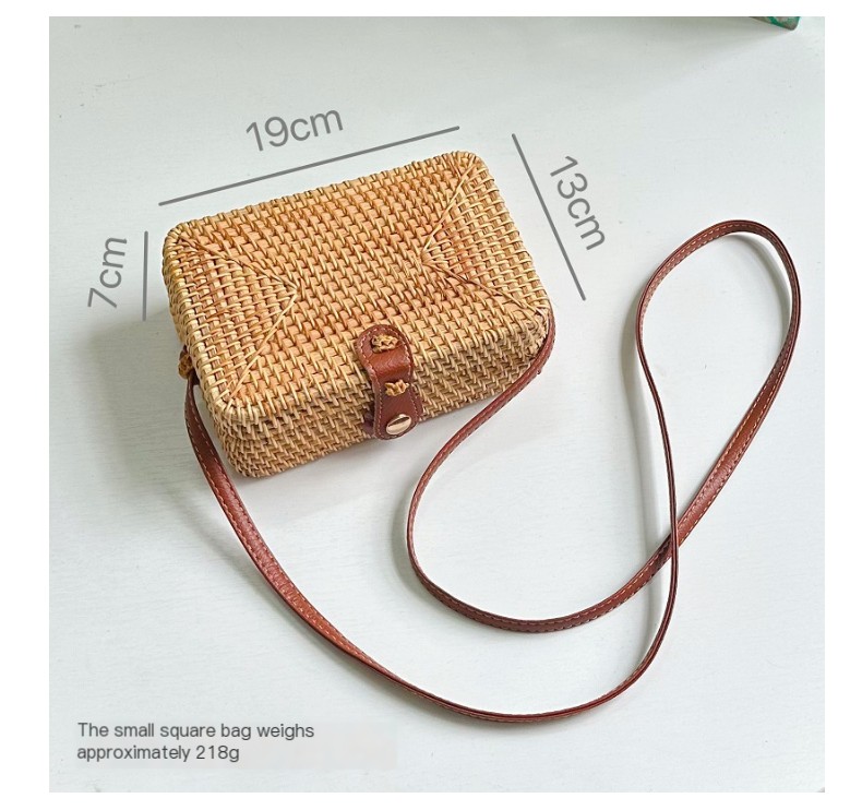 Round Rattan Shoulder Bag Detail