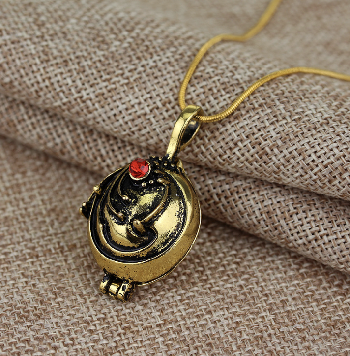 Vampire Diaries Necklace Gold