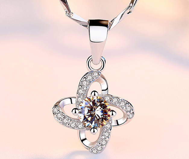 Four-Leaf Clover Necklace Image 4