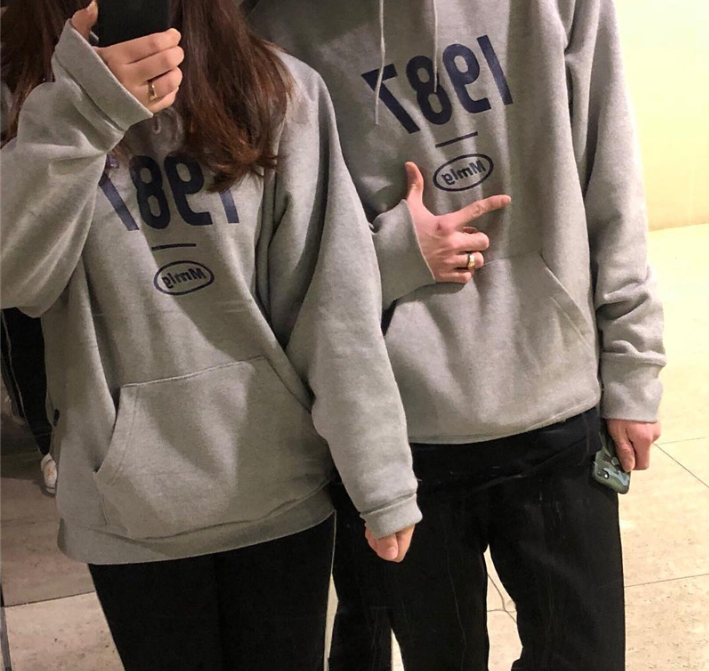 2020 autumn and winter new printing letter sweater women's hooded loose coat couple hooded sweater