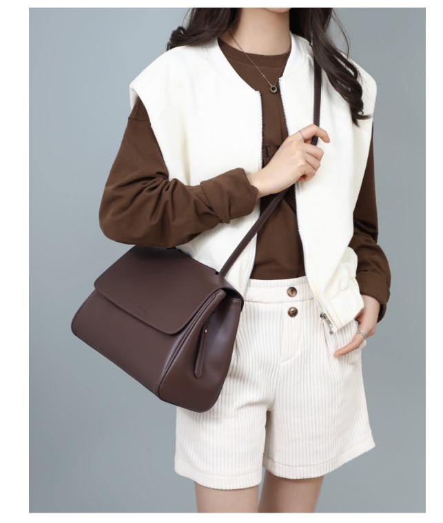 Shoulder Bag Image 3