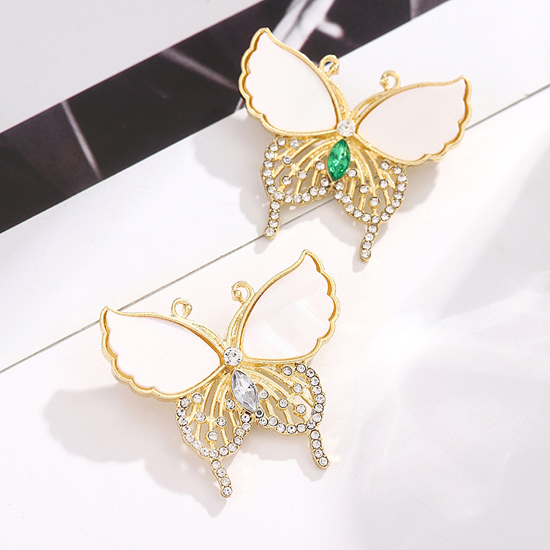 2023 new French retro elegant butterfly brooch full diamond gem corsage elegant pin all-match decorative female image