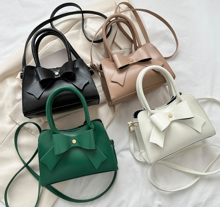 Messenger Bag Lifestyle 3