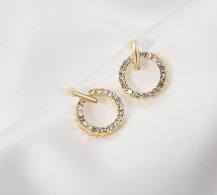 Round Diamond Stud Earrings