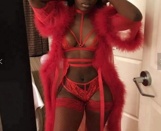 Plus-size sexy lingerie in red